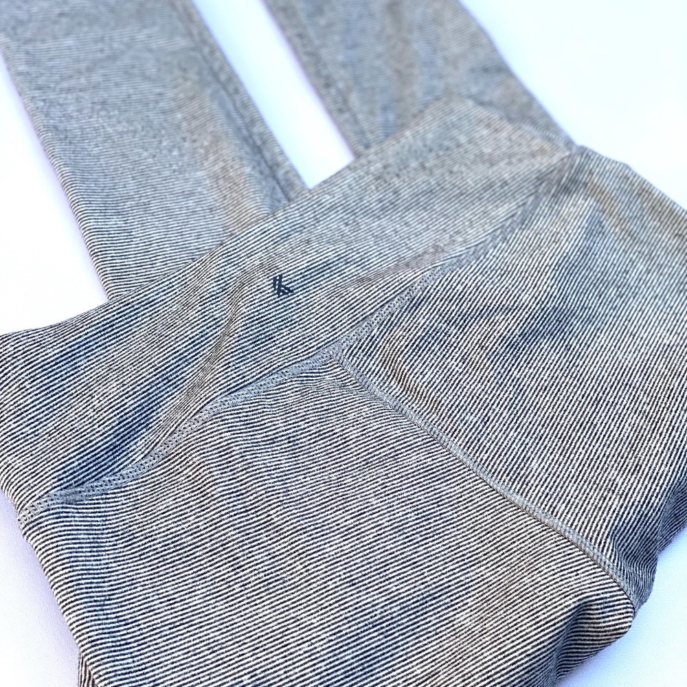 Kyodan Workout Leggings with Hidden Pocket Black and White Micro Stripe Size XS